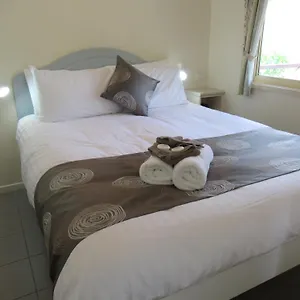 Crystal Cascades 4*, Cairns Australia